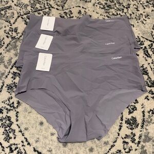 Calvin Klein size large hipsters 3 pair NEW